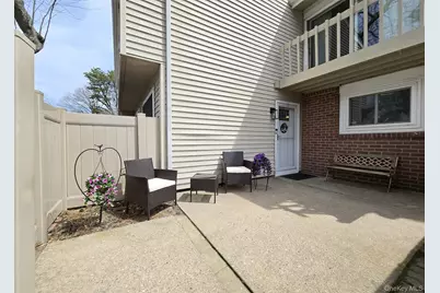 232 Springmeadow Drive #M, Holbrook, NY 11741 - Photo 2
