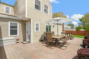 18 Calico Tree Ln, Coram, NY 11727 - Photo 28