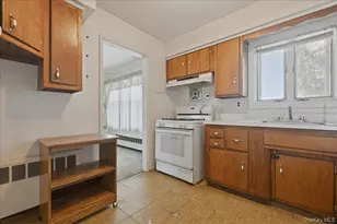 49 Forrest Pl, Amityville, NY 11701 - Photo 10