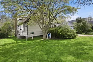 49 Forrest Pl, Amityville, NY 11701 - Photo 4