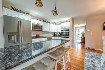 15 S Country Common, West Islip, NY 11795 - Photo 10