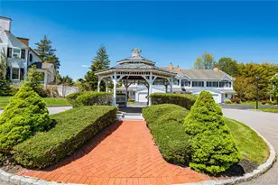 15 S Country Cmn, West Islip, NY 11795 - Photo 2