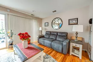 15 S Country Cmn, West Islip, NY 11795 - Photo 8