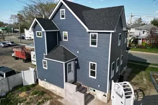 21 Randall Ave, Lynbrook, NY 11563 - Photo 4