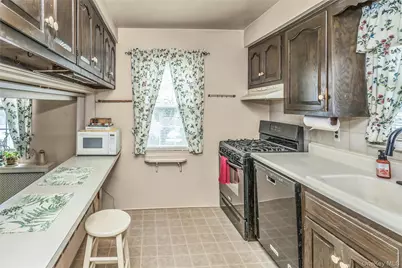 11 Skidmore Place, Valley Stream, NY 11581 - Photo 4