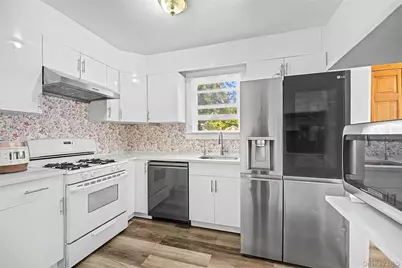 6 Littleworth Lane, Sea Cliff, NY 11579 - Photo 4