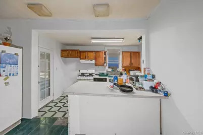 512 Warburton Avenue, Yonkers, NY 10701 - Photo 22
