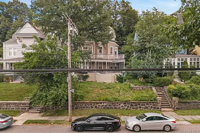 512 Warburton Avenue, Yonkers, NY 10701 - Photo 2