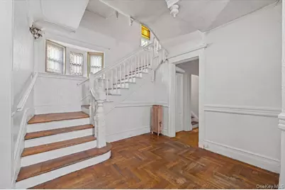 512 Warburton Avenue, Yonkers, NY 10701 - Photo 6