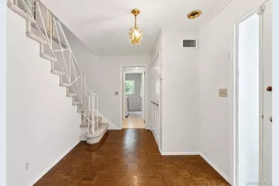9 Parkfield Road, Scarsdale, NY 10583 - Photo 4