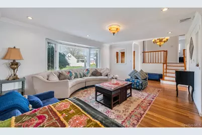 310 Southwood Circle, Syosset, NY 11791 - Photo 12