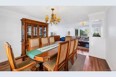 310 Southwood Circle, Syosset, NY 11791 - Photo 14