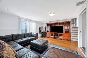 310 Southwood Cir, Syosset, NY 11791 - Photo 28