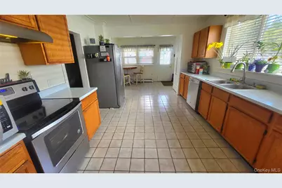 10 Corlies Avenue, Poughkeepsie, NY 12601 - Photo 10