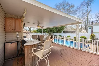 1300 Oak Avenue, West Islip, NY 11795 - Photo 28