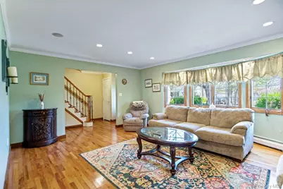 1300 Oak Avenue, West Islip, NY 11795 - Photo 4