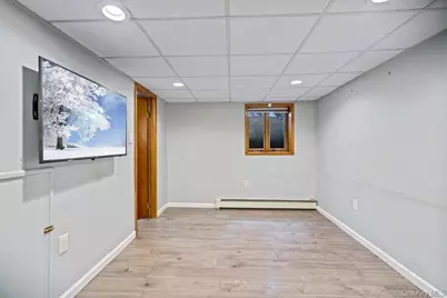 1300 Oak Avenue, West Islip, NY 11795 - Photo 22