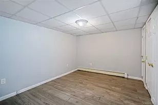 1300 Oak Ave, West Islip, NY 11795 - Photo 24