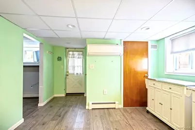 1300 Oak Avenue, West Islip, NY 11795 - Photo 26