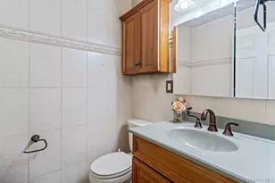 1300 Oak Ave, West Islip, NY 11795 - Photo 12