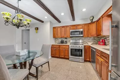 1678 Park Avenue, Merrick, NY 11566 - Photo 6