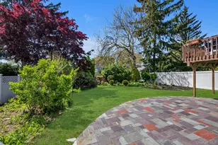 1678 Park Ave, Merrick, NY 11566 - Photo 18