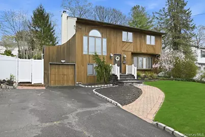 9 Adrian Drive, Ronkonkoma, NY 11779 - Photo 2