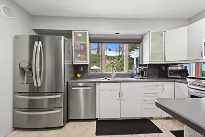 9 Adrian Drive, Ronkonkoma, NY 11779 - Photo 8
