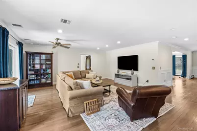 47 Briarfield Lane, Huntington, NY 11743 - Photo 8