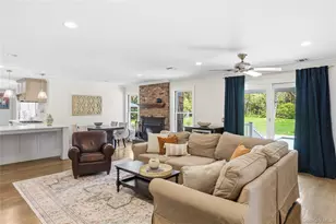 47 Briarfield Ln, Huntington, NY 11743 - Photo 10