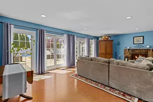 10 Carolee Ct, West Islip, NY 11795 - Photo 20