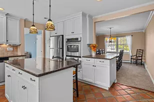 10 Carolee Ct, West Islip, NY 11795 - Photo 16