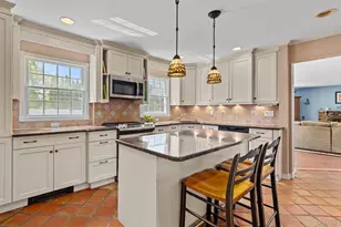 10 Carolee Ct, West Islip, NY 11795 - Photo 14