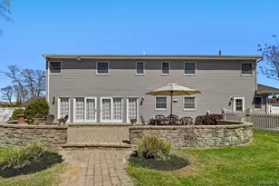 10 Carolee Ct, West Islip, NY 11795 - Photo 8