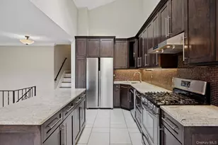 69-33 Little Neck Pkwy, Glen Oaks, NY 11004 - Photo 10