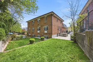 69-33 Little Neck Pkwy, Glen Oaks, NY 11004 - Photo 36