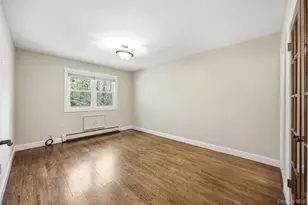 69-33 Little Neck Pkwy, Glen Oaks, NY 11004 - Photo 16