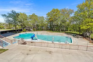 17-85 215th St, Bayside, NY 11360 - Photo 14