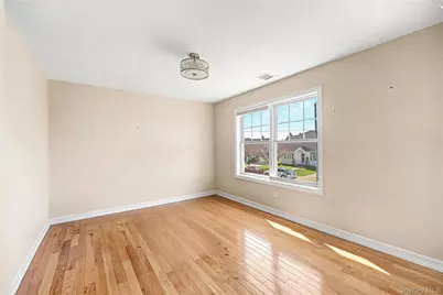 253 Devonshire Drive, New Hyde Park, NY 11040 - Photo 12