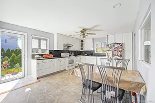 253 Devonshire Dr, New Hyde Park, NY 11040 - Photo 6
