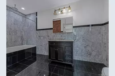 44 Arbor Place, Glen Cove, NY 11542 - Photo 18