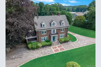 44 Arbor Place, Glen Cove, NY 11542 - Photo 2