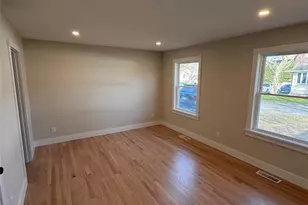 91 17th St, Wading River, NY 11792 - Photo 8