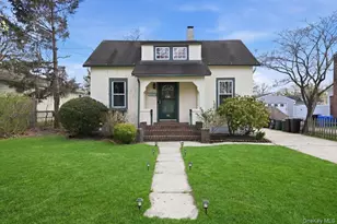 36 Pine St, Islip, NY 11751 - Photo 2