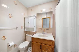 64-16 Metropolitan Ave, Middle Village, NY 11379 - Photo 16