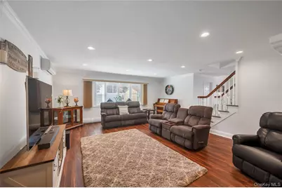 26 Ballad Lane, Hicksville, NY 11801 - Photo 4
