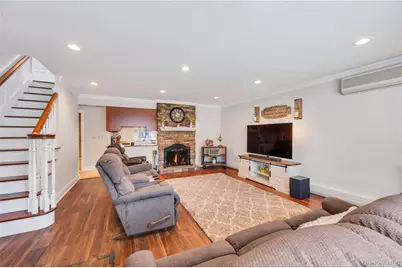 26 Ballad Lane, Hicksville, NY 11801 - Photo 8