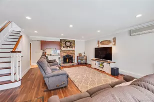 26 Ballad Ln, Hicksville, NY 11801 - Photo 8