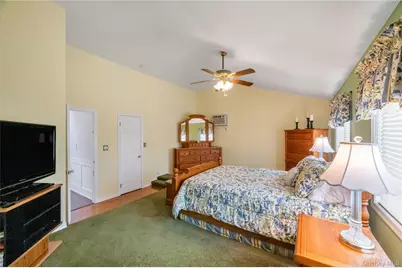 26 Ballad Lane, Hicksville, NY 11801 - Photo 16