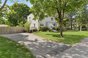 12 Lakeview Dr, Middle Island, NY 11953 - Photo 16